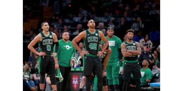 Boston Celtics fans latterliggør Irving
